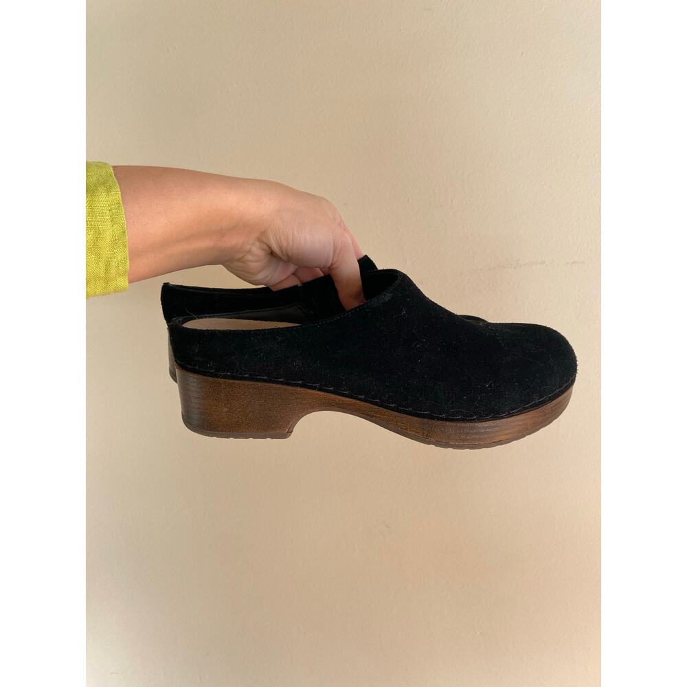Bella Vita motto suede leather clogs size 8 black slip resistant
